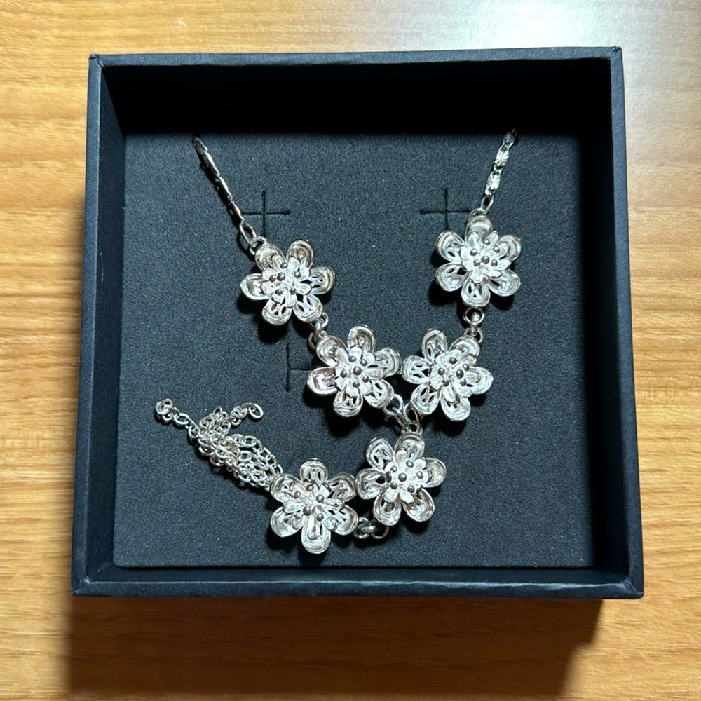Silver necklace